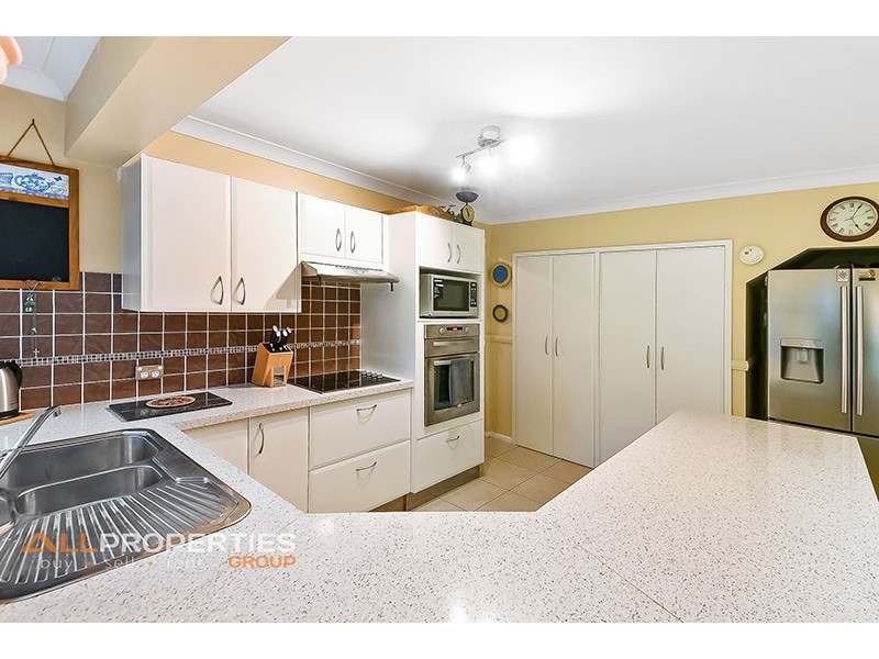 13 ARONIA COURT, Regents Park QLD 4118