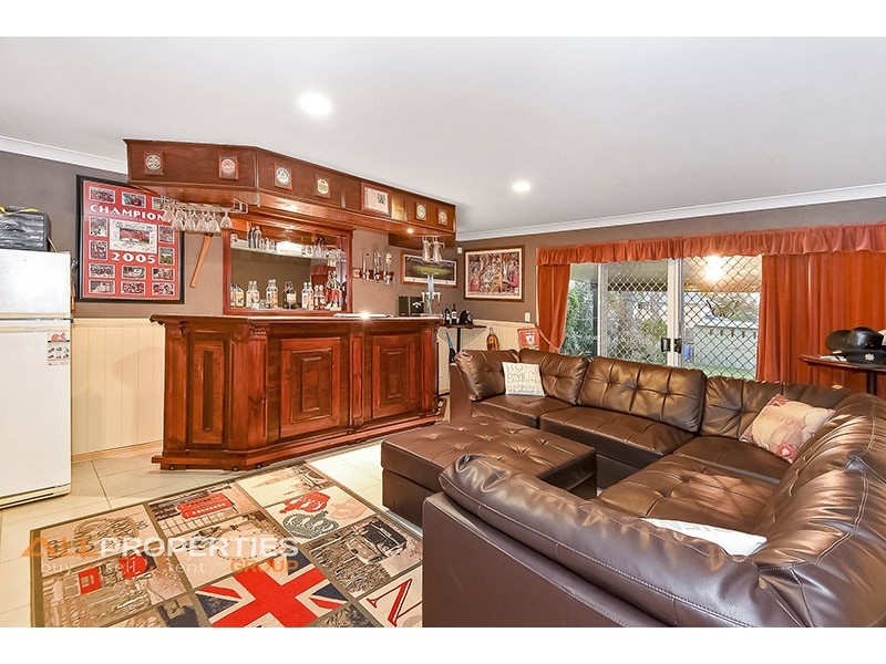 13 ARONIA COURT, Regents Park QLD 4118