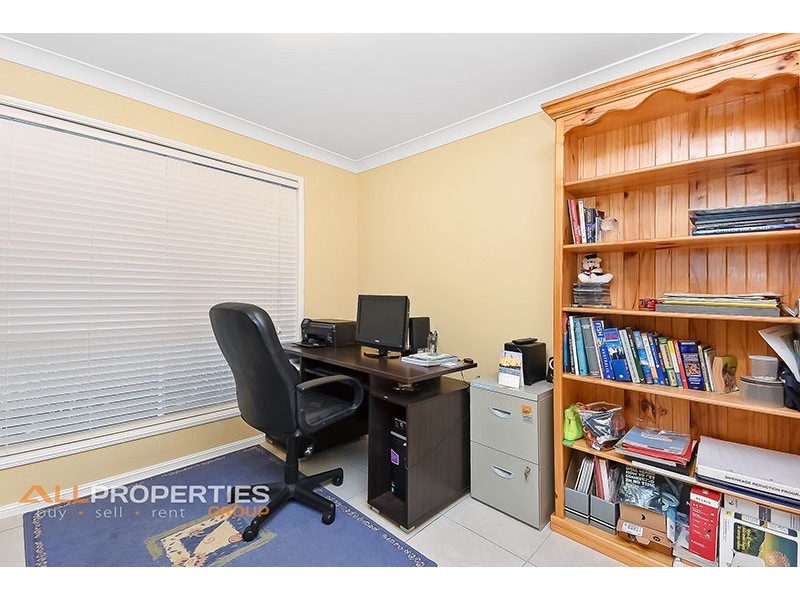 13 ARONIA COURT, Regents Park QLD 4118