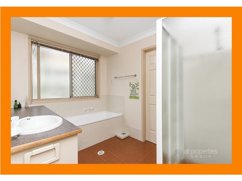 29 Solandra Circuit, Regents Park QLD 4118