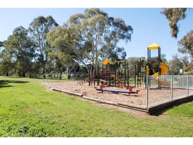 4 Victoria Drive, Modbury SA 5092