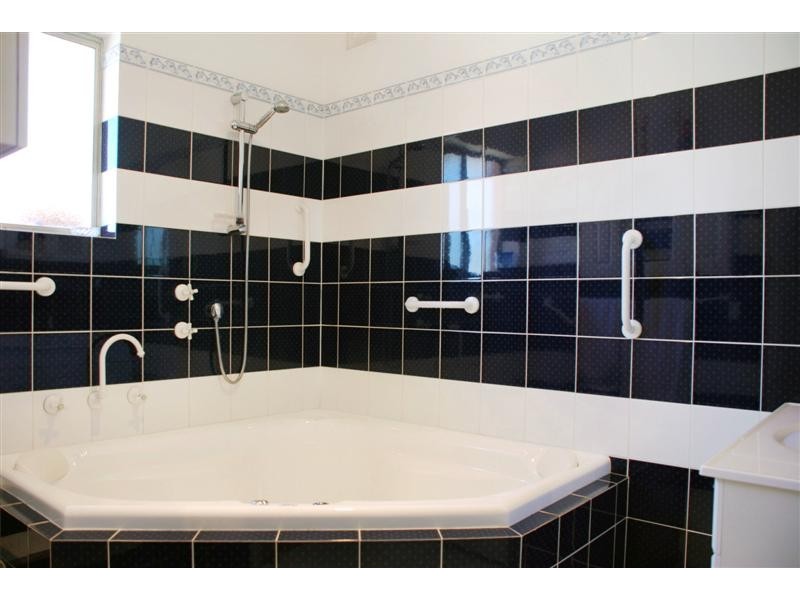 2 Victoria Drive, Modbury SA 5092