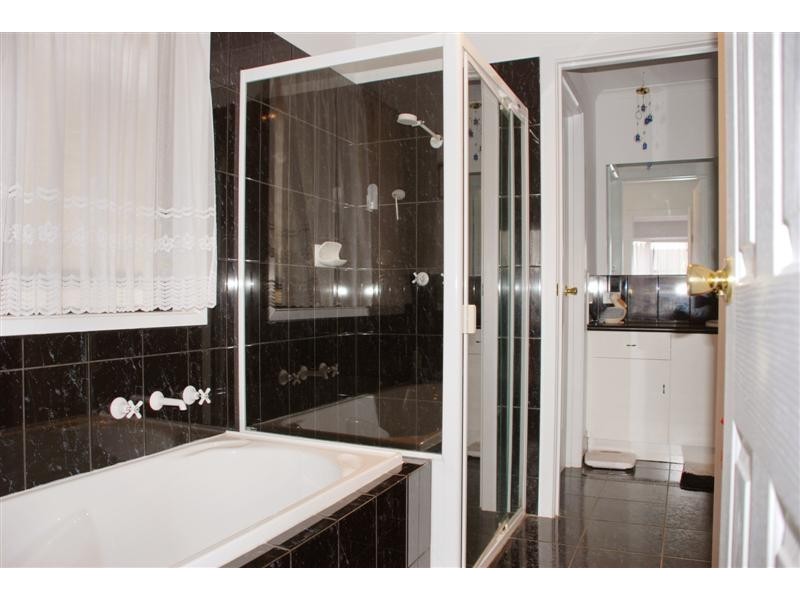 19 Sunset Circuit, Walkley Heights SA 5098