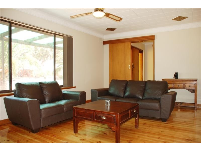 25 Alabar Crescent, Globe Derby Park SA 5110