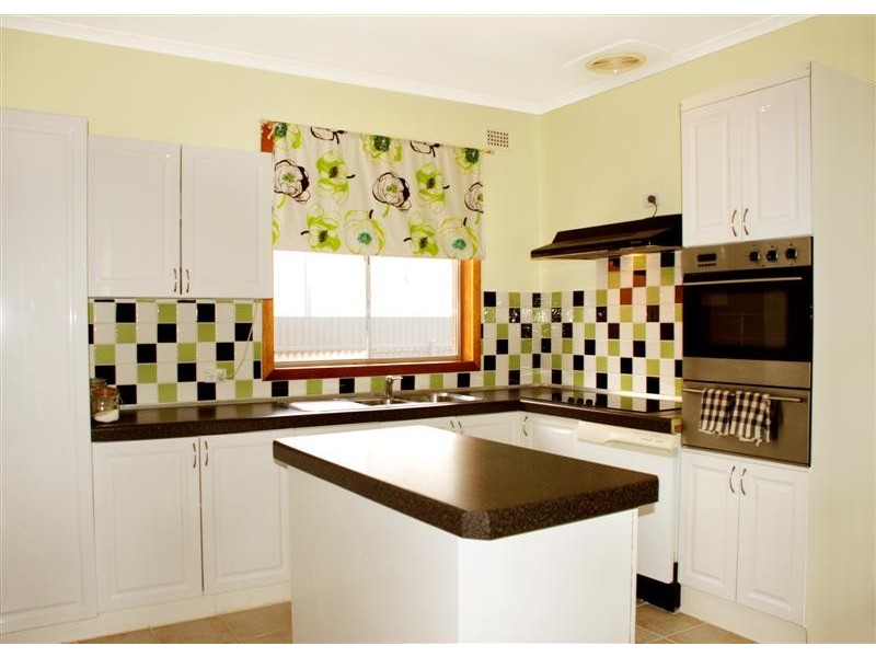 6 Kentish Road, Elizabeth Downs SA 5113