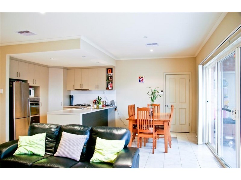 2/27 Berkeley Street, Cheltenham SA 5014