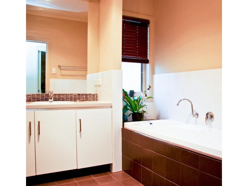 2/27 Berkeley Street, Cheltenham SA 5014