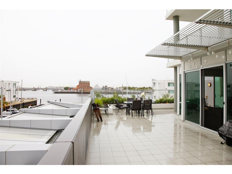 Apart 206, 1-2 Tarni Court, Spinnaker Sky Homes, Port Adelaide SA 5015