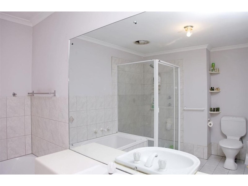 17/19 St Helena Place, Adelaide SA 5000