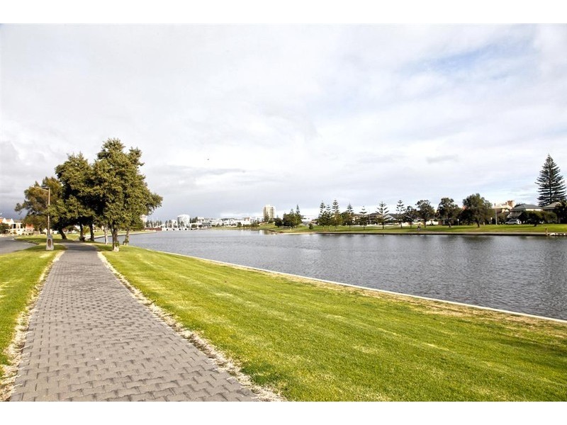 24/50 Adelphi Crescent, Glenelg North SA 5045