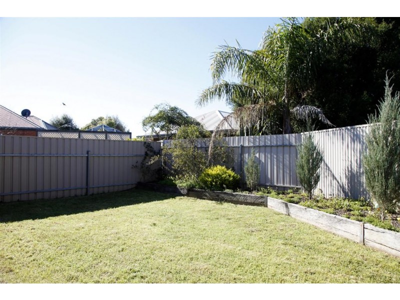 17 Burley Griffin Boulevard, Brompton SA 5007