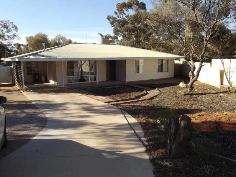 15 Mirra Street, Roxby Downs SA 5725