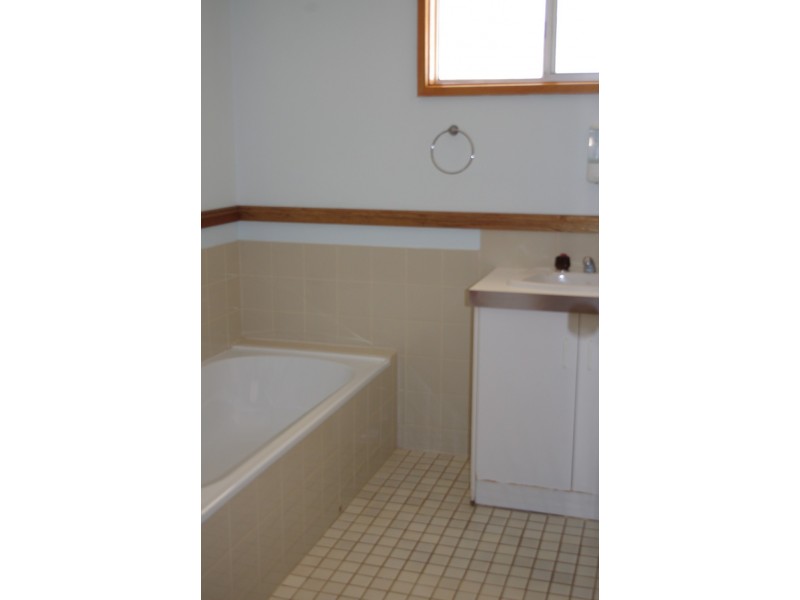 15 Mirra Street, Roxby Downs SA 5725