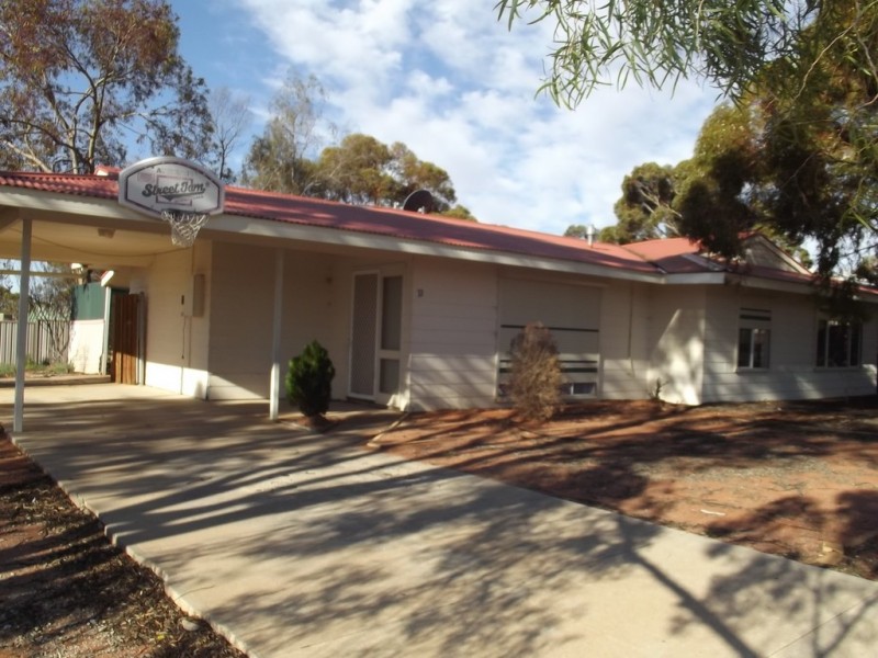 33 Irrapatana Street, Roxby Downs SA 5725