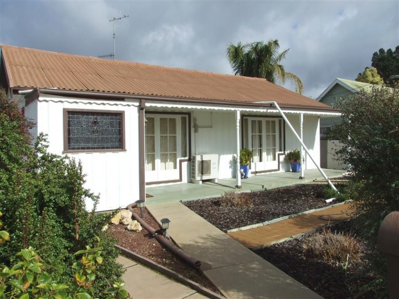 55 Tenth St, Renmark SA 5341