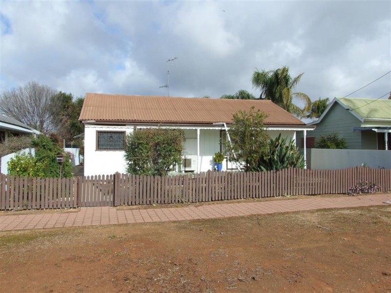 55 Tenth St, Renmark SA 5341