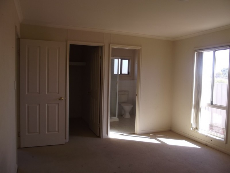 37 Tiliqua Crescent, Roxby Downs SA 5725