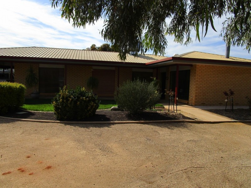 51 Colin, Loxton SA 5333