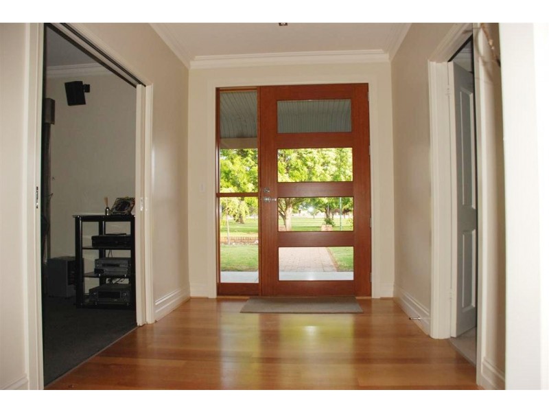 20197 Renmark Ave, Renmark SA 5341