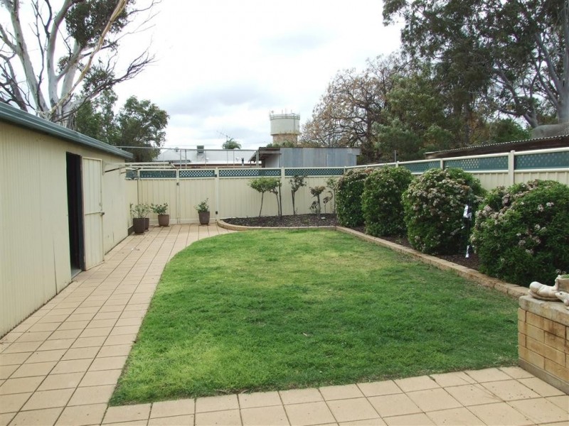 16 Twelfth St, Renmark SA 5341