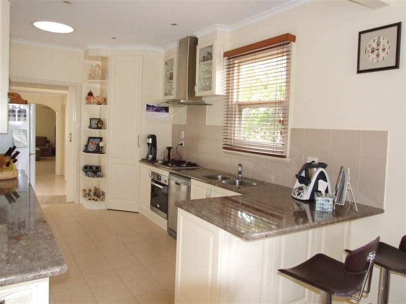 16 Twelfth St, Renmark SA 5341