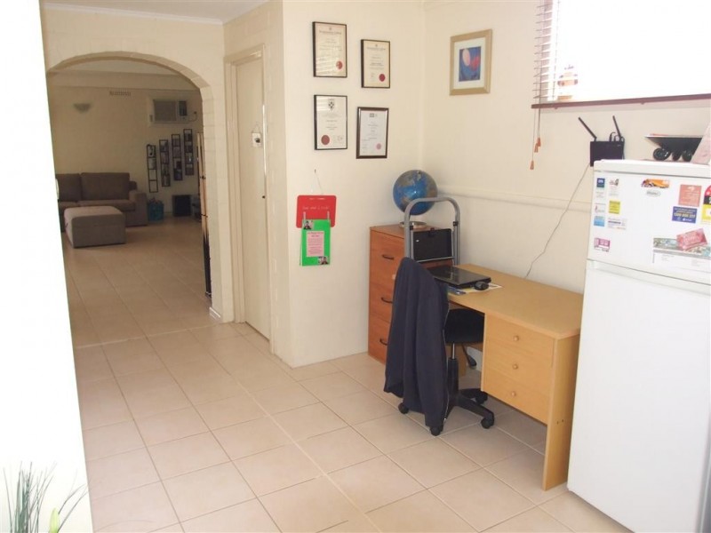 16 Twelfth St, Renmark SA 5341