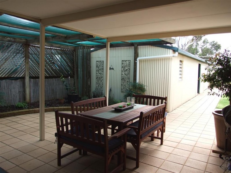 16 Twelfth St, Renmark SA 5341