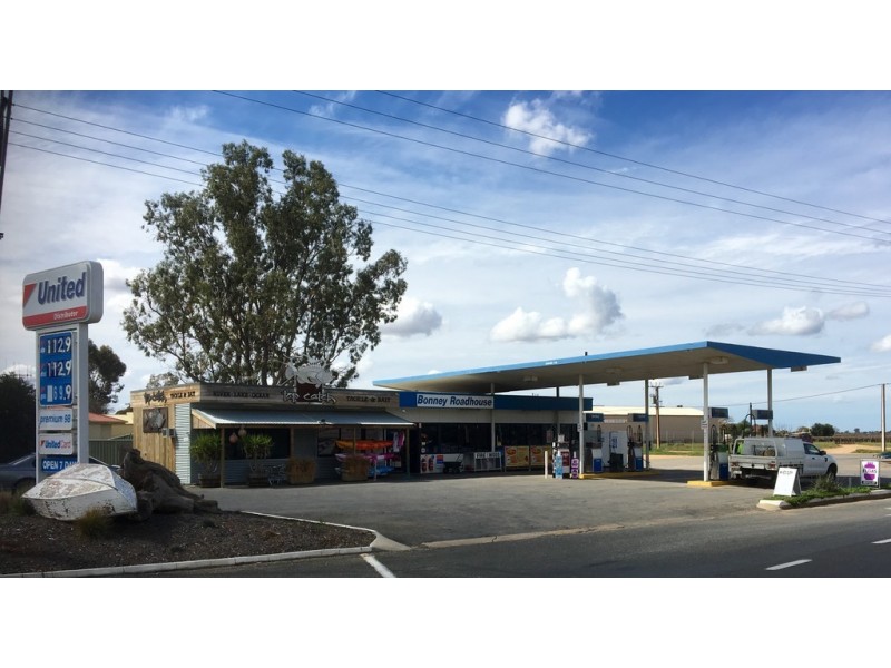 39 Sturt Highway, Barmera SA 5345