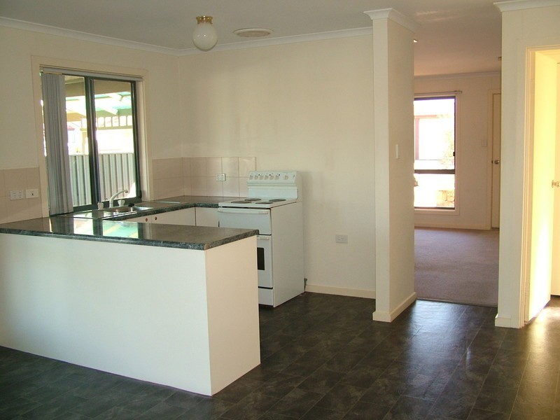 28a 28b Tiliqua Crescent, Roxby Downs SA 5725