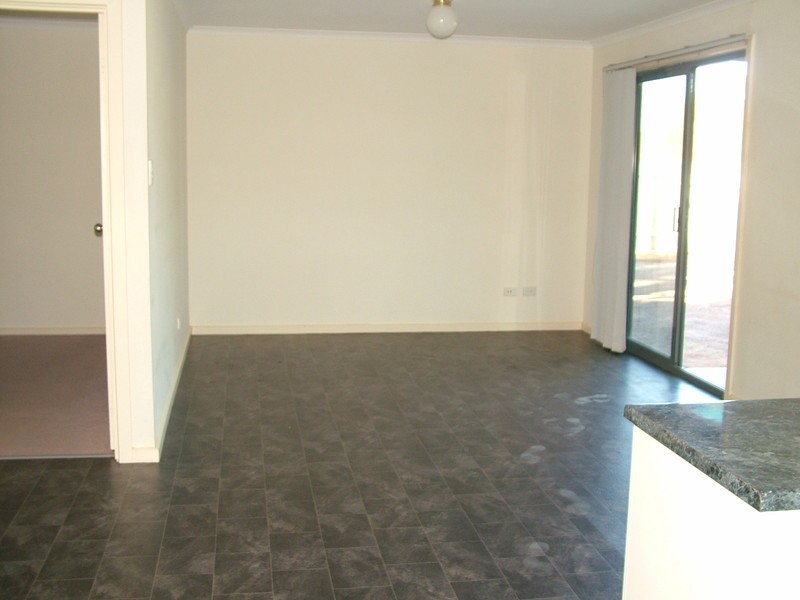 28a 28b Tiliqua Crescent, Roxby Downs SA 5725