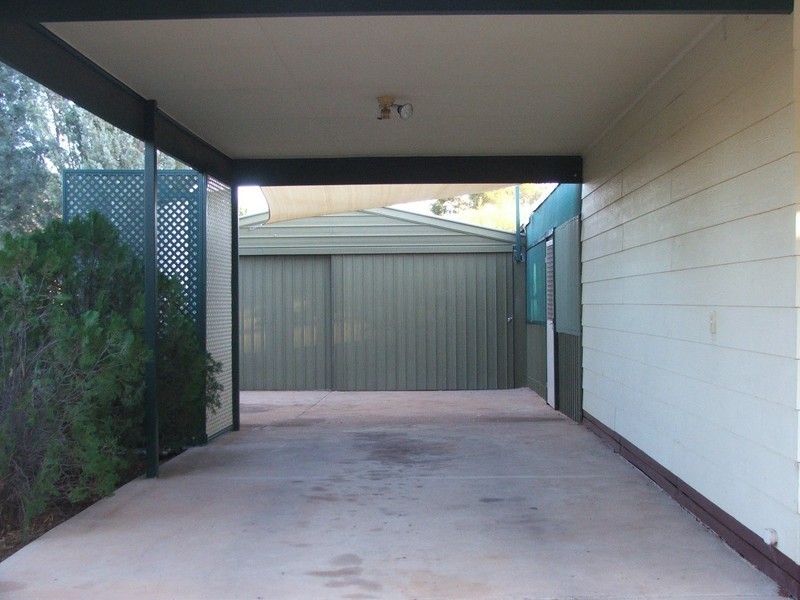 10 Irrapatana Street, Roxby Downs SA 5725