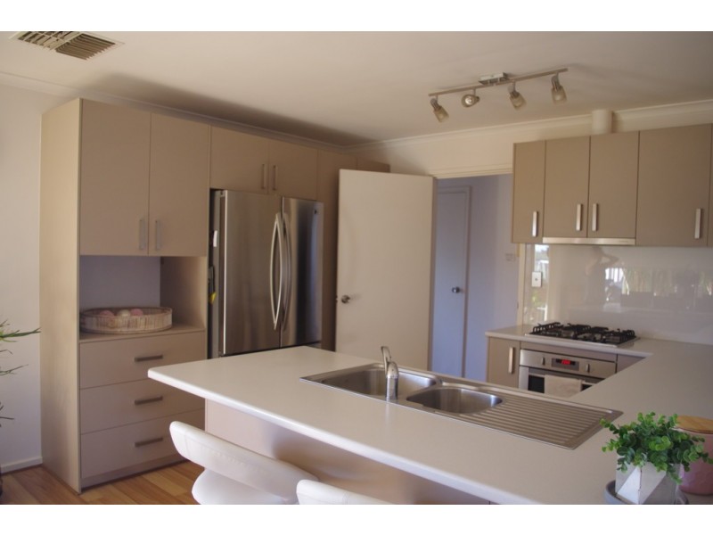 35 Quandong Street, Roxby Downs SA 5725