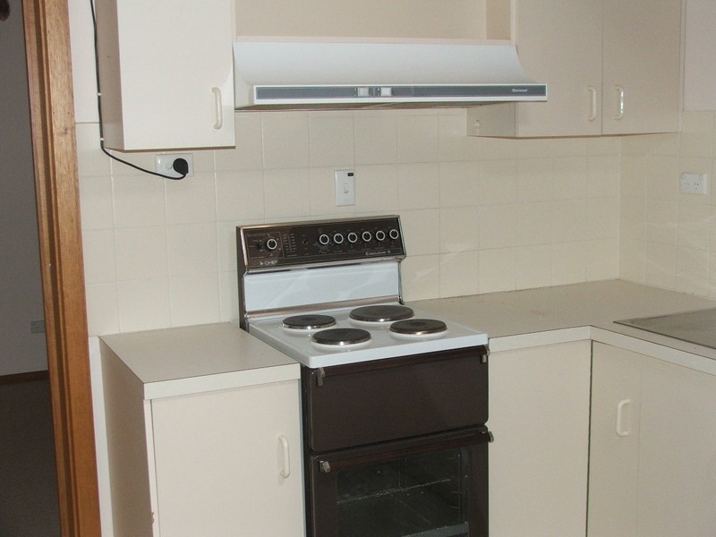 13 Booromi St, Woomera SA 5720