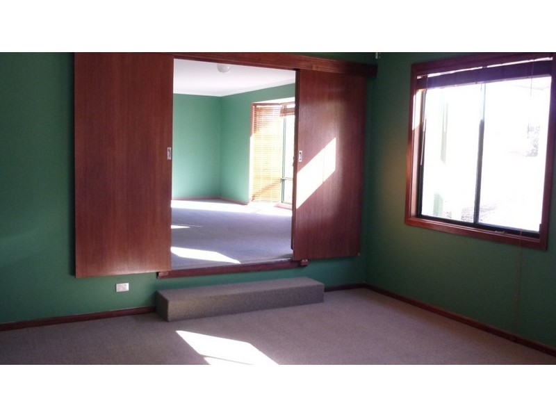 30C Coolibah Dr, Roxby Downs SA 5725