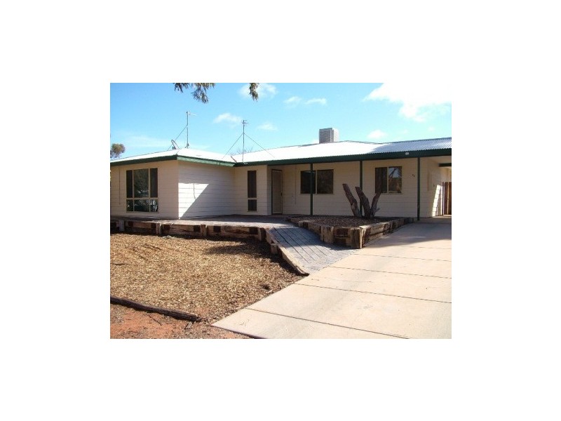 65 Pioneer Drive, Roxby Downs SA 5725