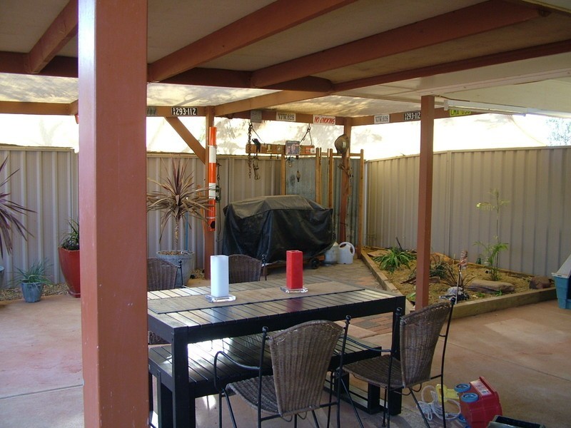 18 Pine Crescent, Roxby Downs SA 5725