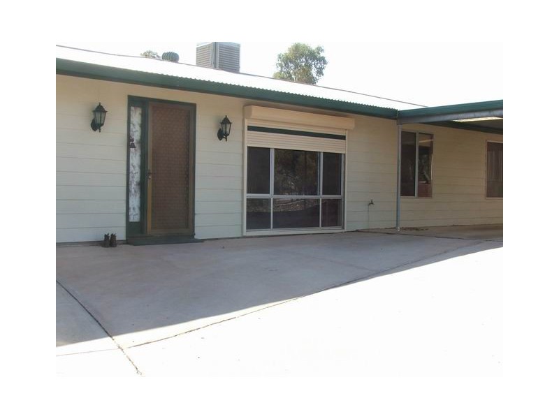 1 Arcoona Street, Roxby Downs SA 5725