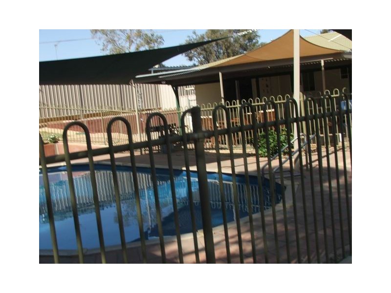 1 Arcoona Street, Roxby Downs SA 5725