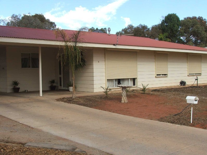 16 Irrapatana Street, Roxby Downs SA 5725