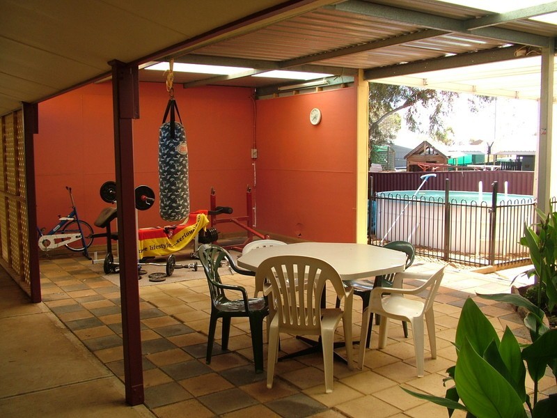 3 Bopeechee Street, Roxby Downs SA 5725