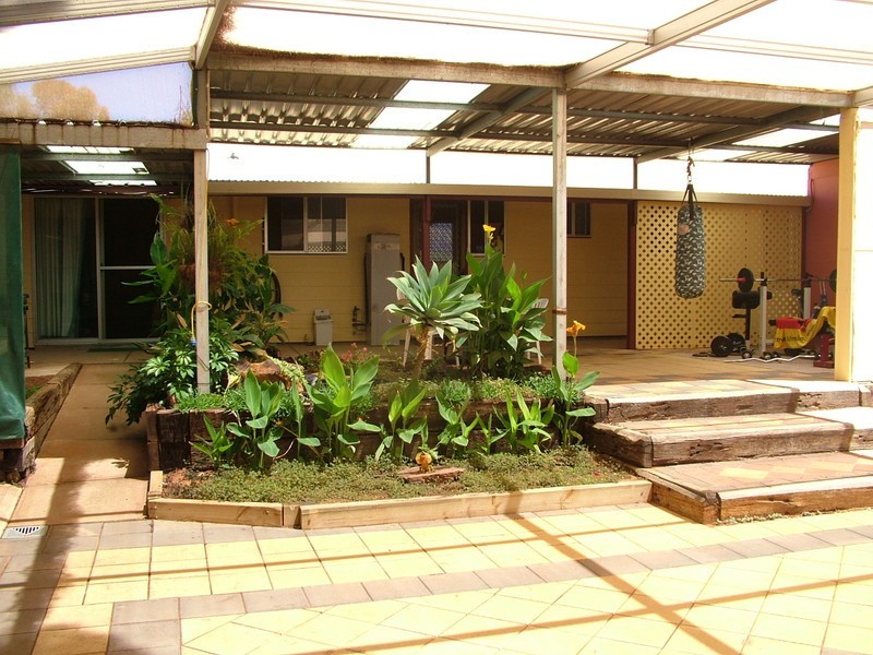 3 Bopeechee Street, Roxby Downs SA 5725