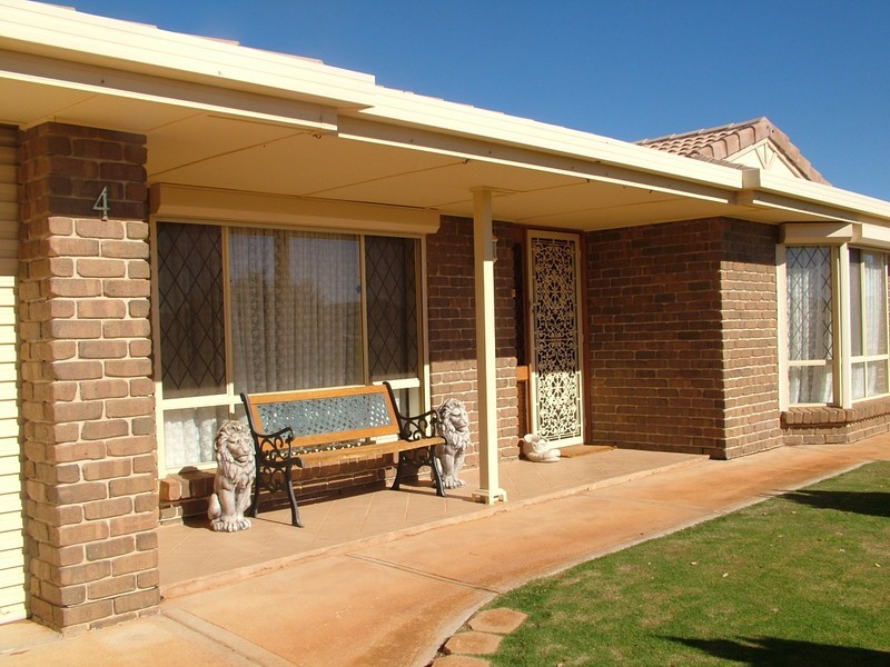 4 Coolibah Drive, Roxby Downs SA 5725