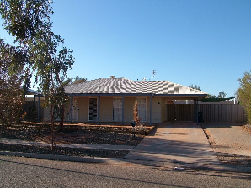 28 Pine Cres, Roxby Downs SA 5725