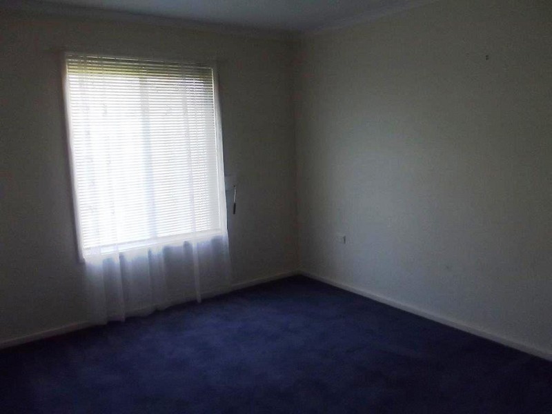 28 Pine Cres, Roxby Downs SA 5725