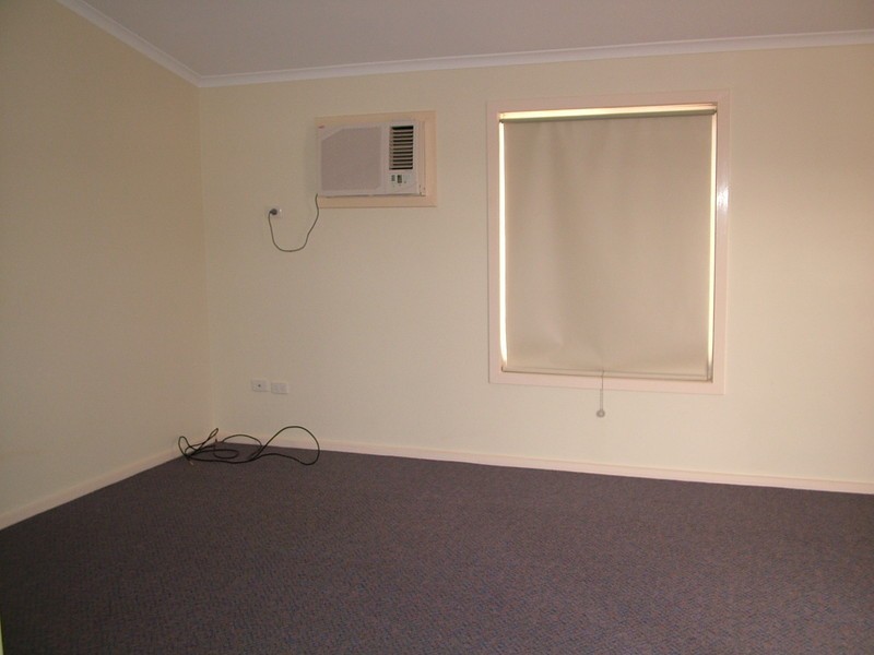 3 Bluebush Cres Myall Grove Holiday Park, Roxby Downs SA 5725