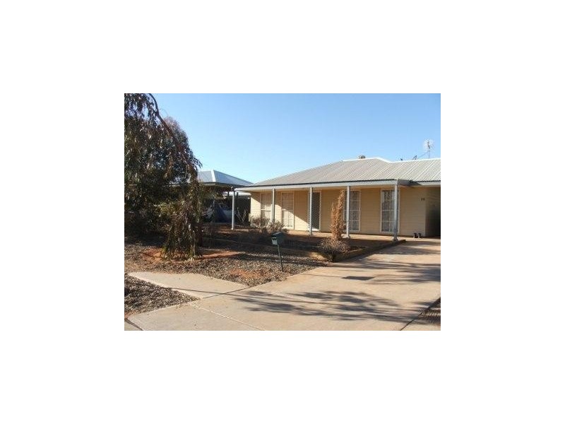 28 Pine Cres, Roxby Downs SA 5725