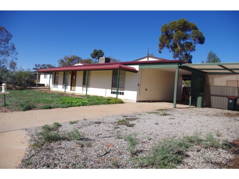 86 Axehead Road, Roxby Downs SA 5725