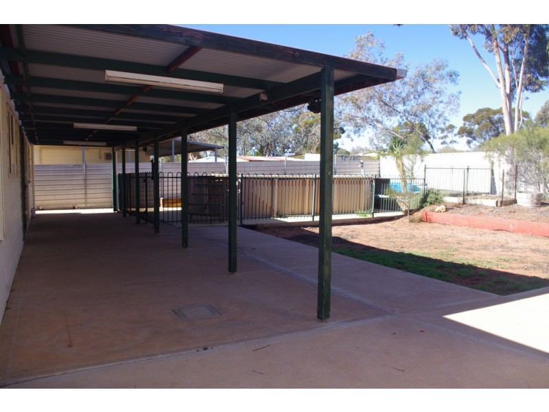 86 Axehead Road, Roxby Downs SA 5725