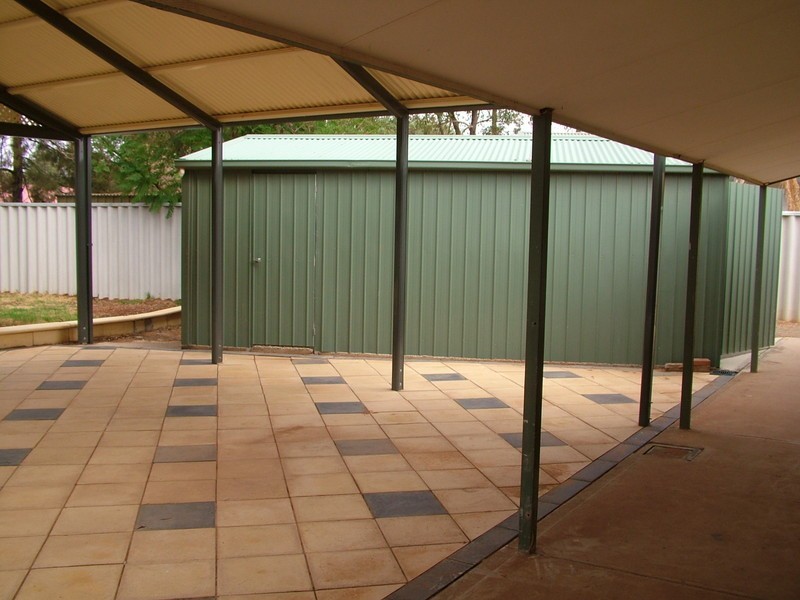 28 Bopeechee Street, Roxby Downs SA 5725