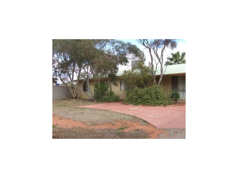 10 Blanche Court, Roxby Downs SA 5725